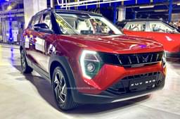 Mahindra Xuv 3xo Front Right Three Quarter